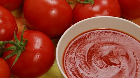 تصویر 1 از رب گوجه فرنگی محلی ستاره دخت با ترکیب طبیعی و بدون نگهدارنده